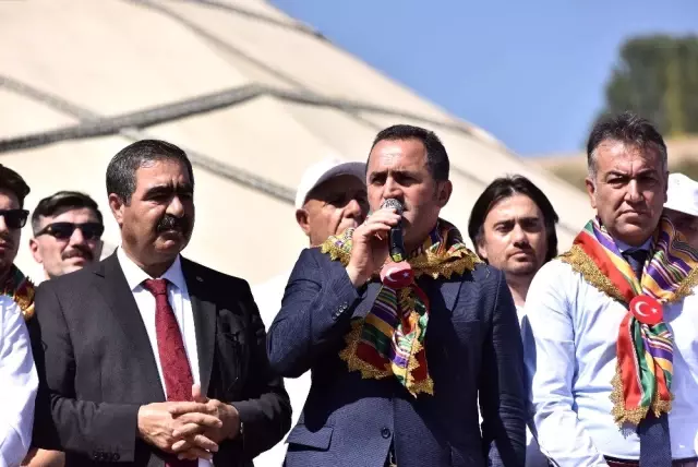 Malazgirt Zaferi'nin 948'inci yıl dönümünde görkemli kutlama Malazgirt Zaferi'nin 948'inci yıl dönümünde görkemli kutlama