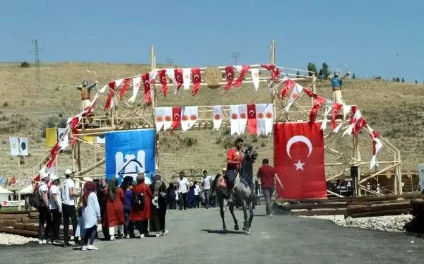 Malazgirt zaferi'nin 948'inci yılı nedeniyle düzenlenen ahlat-avrasya kültür şenlikleri başladı
