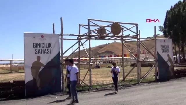 Malazgirt Zaferi'nin 948'inci yılı nedeniyle düzenlenen Ahlat-Avrasya Kültür şenlikleri başladı Malazgirt Zaferi'nin 948'inci yılı nedeniyle düzenlenen Ahlat-Avrasya Kültür şenlikleri başladı