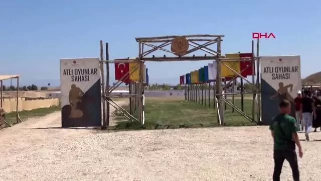 Malazgirt Zaferi'nin 948'inci yılı nedeniyle düzenlenen Ahlat-Avrasya Kültür şenlikleri başladı Malazgirt Zaferi'nin 948'inci yılı nedeniyle düzenlenen Ahlat-Avrasya Kültür şenlikleri başladı