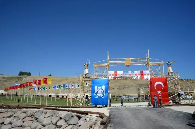 Malazgirt Zaferi'nin 948. yıl dönümü kutlamaları başladı Malazgirt Zaferi'nin 948. yıl dönümü kutlamaları başladı