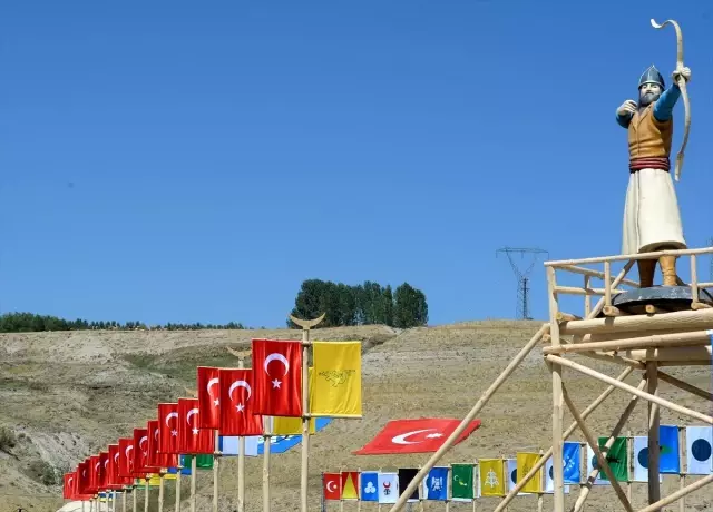 Malazgirt Zaferi'nin 948. yıl dönümü kutlamaları başladı Malazgirt Zaferi'nin 948. yıl dönümü kutlamaları başladı