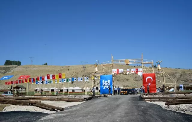 Malazgirt Zaferi'nin 948. yıl dönümü kutlamaları başladı Malazgirt Zaferi'nin 948. yıl dönümü kutlamaları başladı