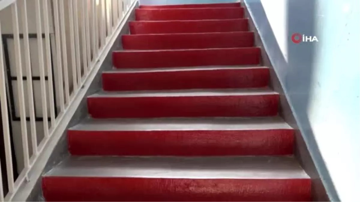 Okulun müdür işçisi