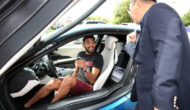 Riyad Mahrez'in eşi, araba videosuyla sosyal medyayı ayağa kaldırdı!