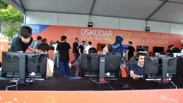 Üsküdar'da binlerce kişi E-spor festivalinde buluştu