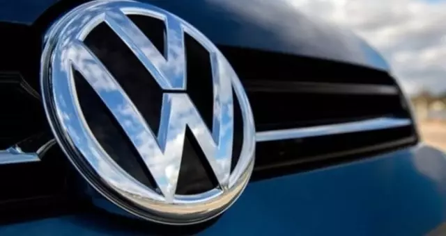 Volkswagen, Tesla'yla ortaklık haberlerini yalanladı Volkswagen, Tesla'yla ortaklık haberlerini yalanladı
