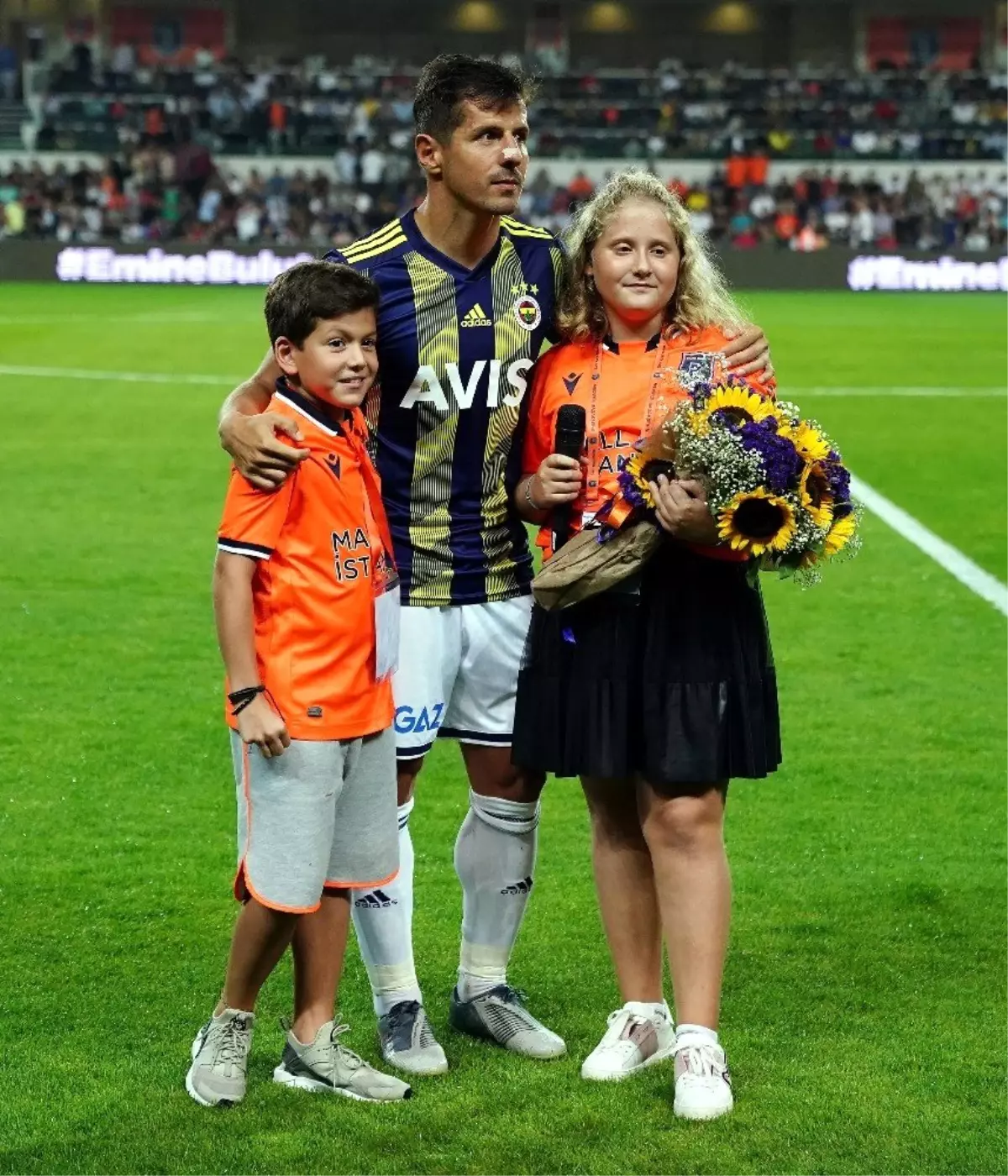 Başakşehir Emre Belözoğlu'nu unutmadı