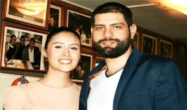 Niran Ünsal'ın popçu kızı konuştu: Babamla evlendikleri gün annemin kucağındaymışım