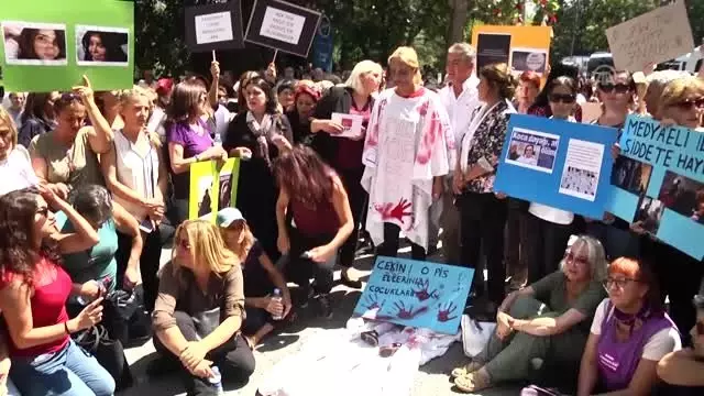 CHP kadın kollarından kadın cinayetlerine tepki CHP kadın kollarından kadın cinayetlerine tepki