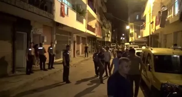 Çocuk dövme tartışması mahalleliyi ayağa kaldırdı Çocuk dövme tartışması mahalleliyi ayağa kaldırdı