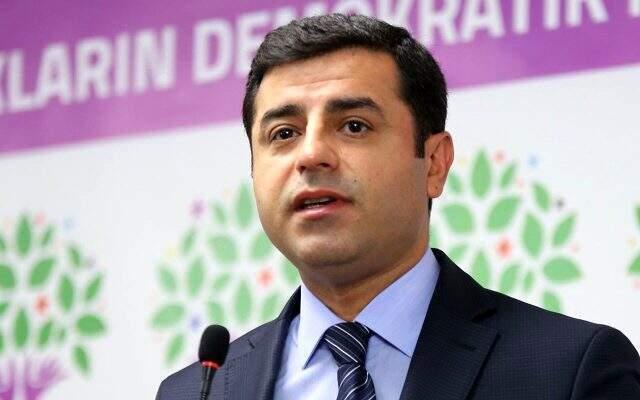 Davutoğlu'nun 'O defterleri açacaksak insan içine çıkamazlar' deyip işaret ettiği tarihte neler olmuştu?
