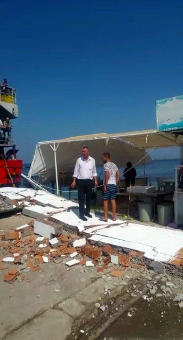 Erdek-Avşa seferini yapan feribot iskeleye çarptı: 4'ü çocuk 7 yaralı