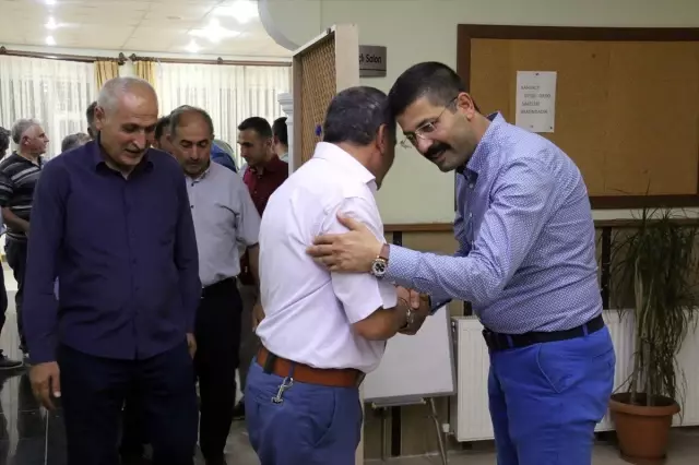 Kaymakam Pektaş'a 'Fahri Hemşehrilik Beratı' Kaymakam Pektaş'a 'Fahri Hemşehrilik Beratı'