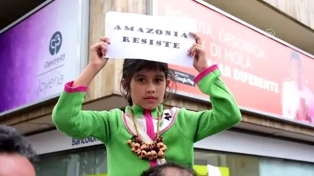 Kolombiya'da Amazonlar'daki yangınlar için gösteri Kolombiya'da Amazonlar'daki yangınlar için gösteri