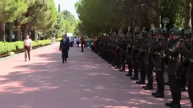 Milli Savunma Bakanı Akar: Teröristlere ait mevzilerin ve tahkimatın tahribine başlandı