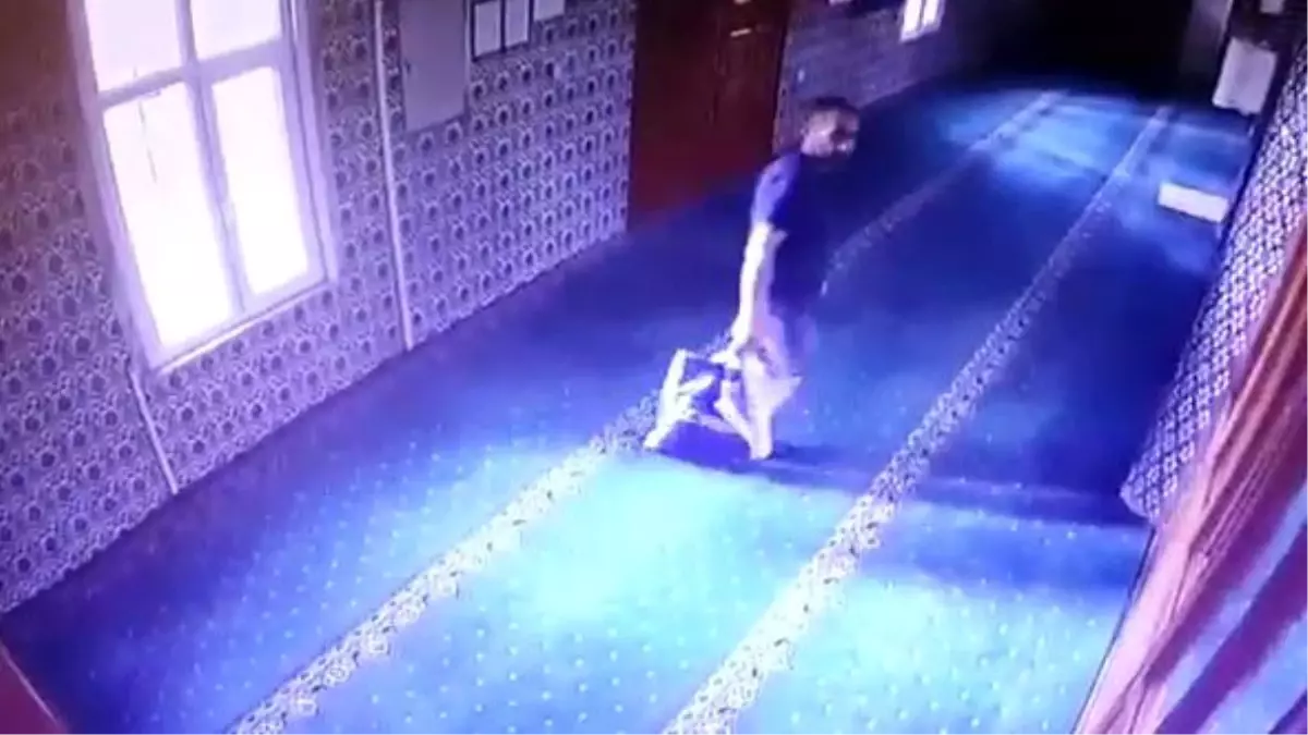 (Özel) Kartal'da camilere dadanan hırsız kamerada