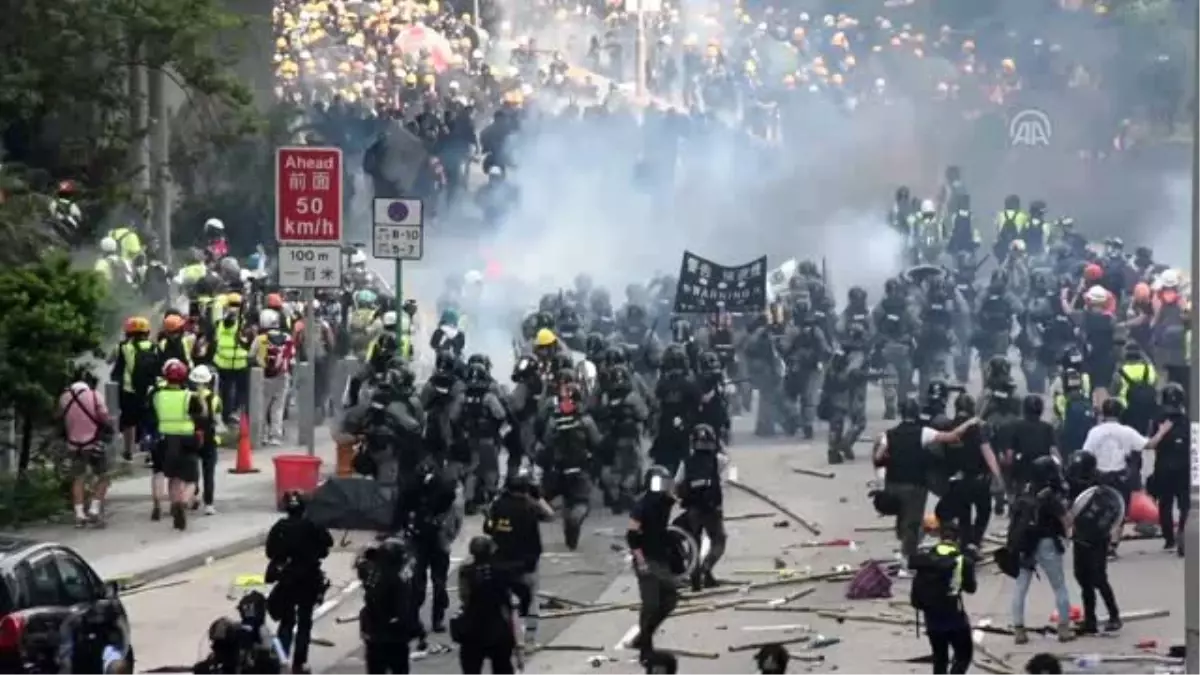 Polisinden protestoculara müdahale - HONG