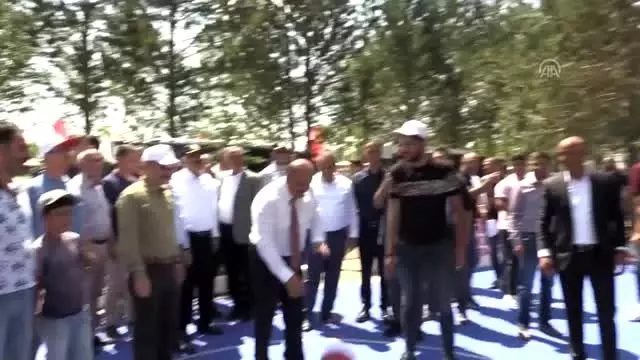Sultan Alparslan'ın diyarında zafer kutlamaları Sultan Alparslan'ın diyarında zafer kutlamaları