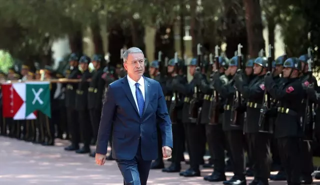 Teröristlere ait mevzilerin ve tahkimatın tahribine başlandı