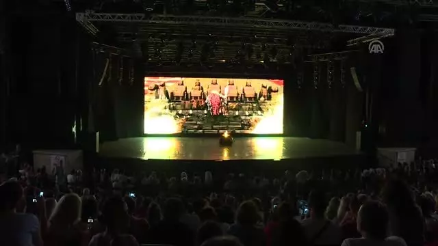 Anadolu Ateşi Harbiye Açıkhava'da sahne aldı Anadolu Ateşi Harbiye Açıkhava'da sahne aldı