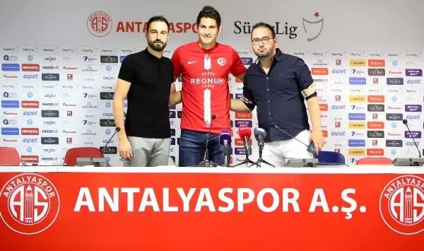 Antalyaspor, arjantinli forvet leschuk'u kadrosuna kattı