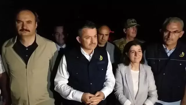 Bakan Pakdemirli, Keşan'da yanan ormanlık alanda incelemelerde bulundu