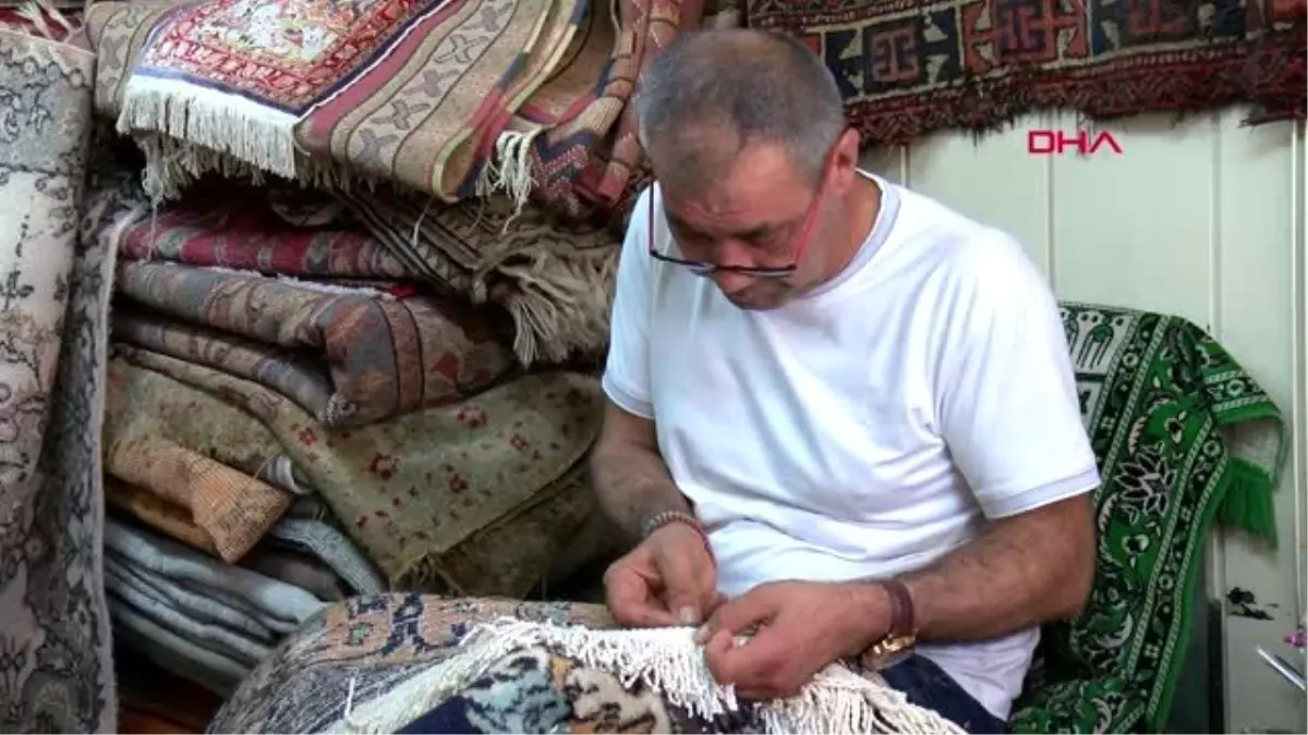 BURSA 32 YILDIR HALI TAMİRİYLE EVİNİ GEÇİNDİRİYOR Haberler