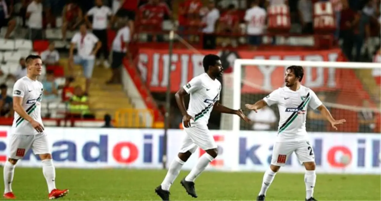 Denizlispor, Antalyaspor'u 2-0 ile geçti!