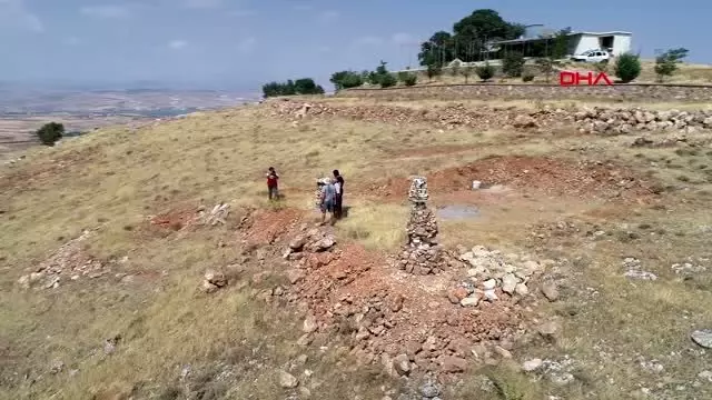 ELAZIĞ 'KULLUK' GELENEĞİNİN SÜRDÜRÜLDÜĞÜ KÖYE 'SEMAH' HEYKELİ -1 ELAZIĞ 'KULLUK' GELENEĞİNİN SÜRDÜRÜLDÜĞÜ KÖYE 'SEMAH' HEYKELİ -1