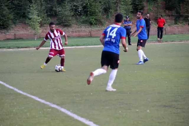 Elazığspor'da Eren 2,5 ay sahalardan uzak kalacak Elazığspor'da Eren 2,5 ay sahalardan uzak kalacak