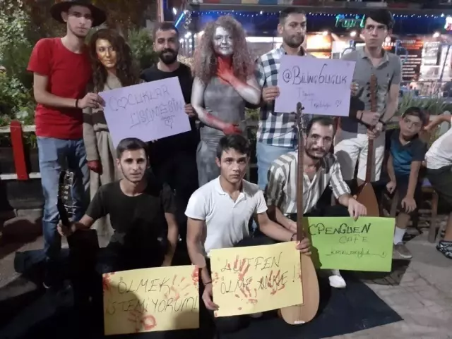 Emine Bulut cinayetine tepki için sokakta sahne aldılar