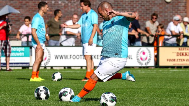 futbolu-birakan-wesley-sneijder-in-son-hali-12360084_6568_m.jpg