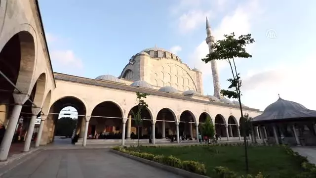 'İlme dayalı yeni bir uyanışa şahit oluyoruz' (1) 'İlme dayalı yeni bir uyanışa şahit oluyoruz' (1)