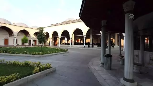 'İlme dayalı yeni bir uyanışa şahit oluyoruz' (1) 'İlme dayalı yeni bir uyanışa şahit oluyoruz' (1)