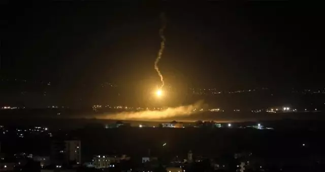 İsrail ordusu: Şam'da İran hedeflerini vurduk