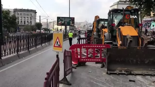 Kepçenin dişlisine saplanan motosikletli genç ağır yaralandı Kepçenin dişlisine saplanan motosikletli genç ağır yaralandı