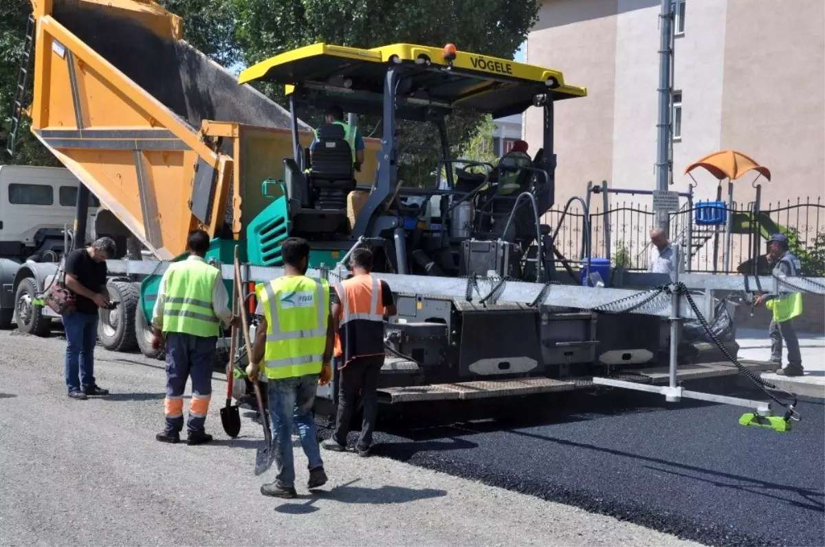 Kars'ta Karayolları Bölge Müdürlüğü yolları nakış gibi işliyor