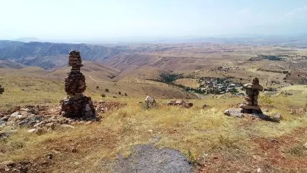 'kulluk' geleneğinin sürdürüldüğü köye 'semah' heykeli 'kulluk' geleneğinin sürdürüldüğü köye 'semah' heykeli