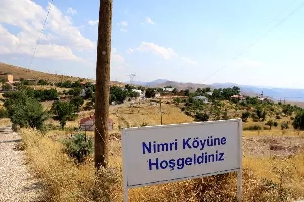 'kulluk' geleneğinin sürdürüldüğü köye 'semah' heykeli 'kulluk' geleneğinin sürdürüldüğü köye 'semah' heykeli
