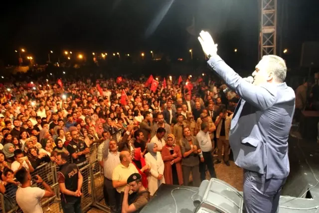 'Malazgirt şehitleri' anısına fener alayı 'Malazgirt şehitleri' anısına fener alayı