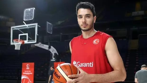 Milli basketbol Ege Arar: