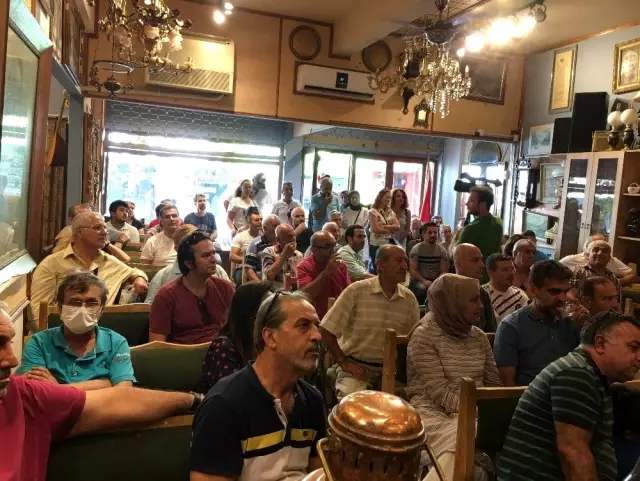 (Özel) Balat'ta halk mezatına yoğun ilgi