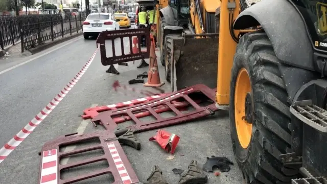 (Özel) Kazada kepçenin dişlisine saplanan motosikletli genç ağır yaralandı (Özel) Kazada kepçenin dişlisine saplanan motosikletli genç ağır yaralandı