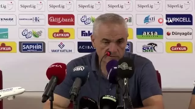 Rıza Çalımbay: 'Ligde bir maç kaybettik ama koskoca bir lig var' Rıza Çalımbay: 'Ligde bir maç kaybettik ama koskoca bir lig var'