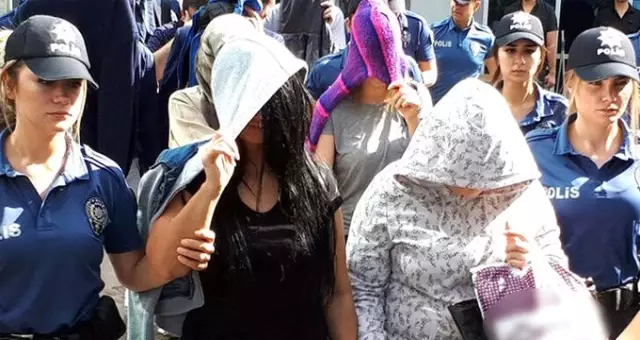 Savcı, vize dolandırıcılarına 7 bin 902 yıl hapis cezası istedi Savcı, vize dolandırıcılarına 7 bin 902 yıl hapis cezası istedi