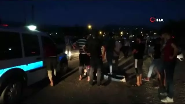 Seyir halindeki pikabın arkasına asılan çocuk yere düşerek ağır yaralandı
