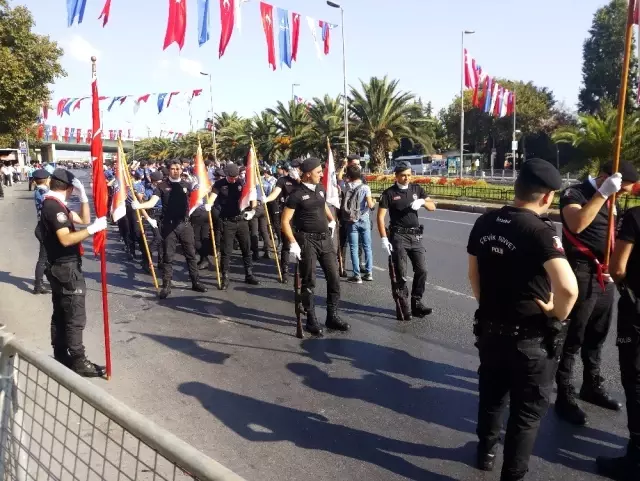 Vatan Caddesi'nde 30 Ağustos provası