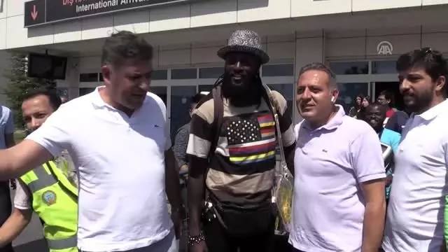 Adebayor Kayseri'ye geldi