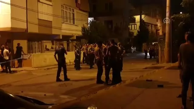 Balkonda otururken başından vurulan kadın ağır yaralandı Balkonda otururken başından vurulan kadın ağır yaralandı